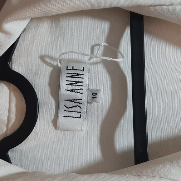 Off white beautiful jacket - Picture 2 of 7